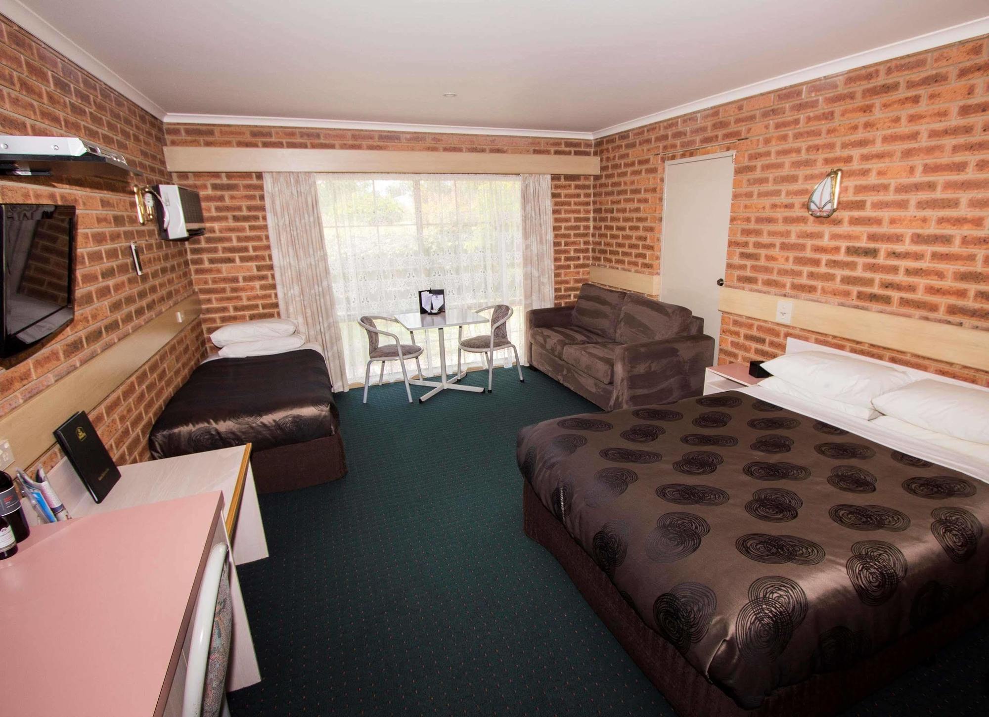 Colonial Motor Inn Bairnsdale Golden Chain Property Exterior foto