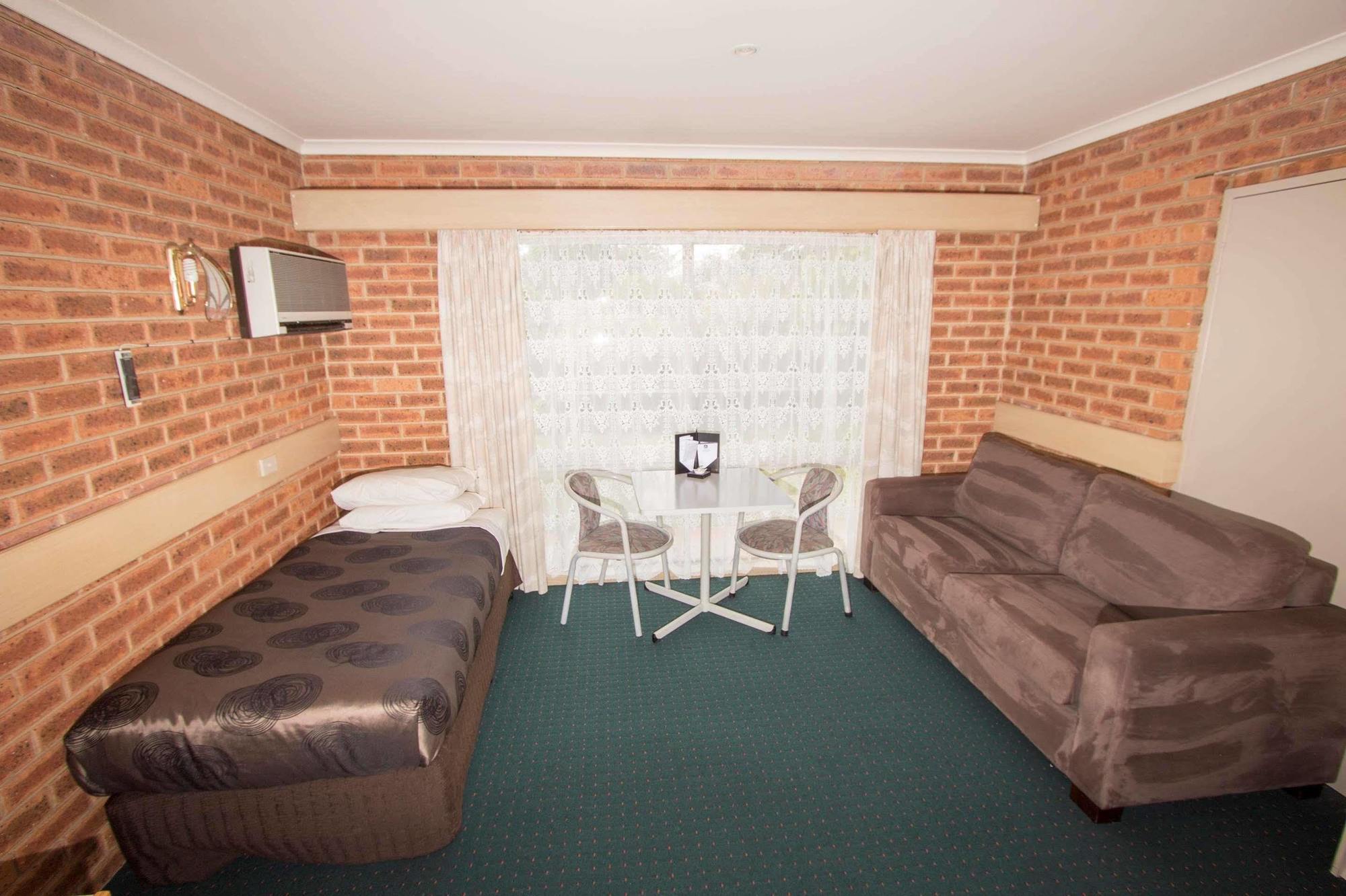 Colonial Motor Inn Bairnsdale Golden Chain Property Exterior foto