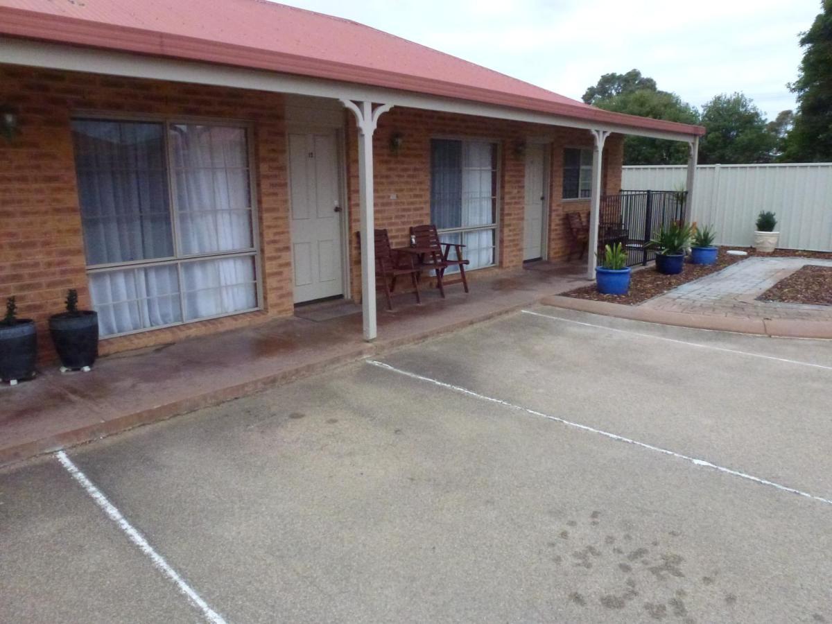 Colonial Motor Inn Bairnsdale Golden Chain Property Exterior foto